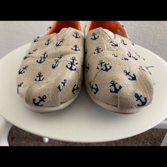 TOMS Classic Slip-on Shoes - Picture 1 of 6